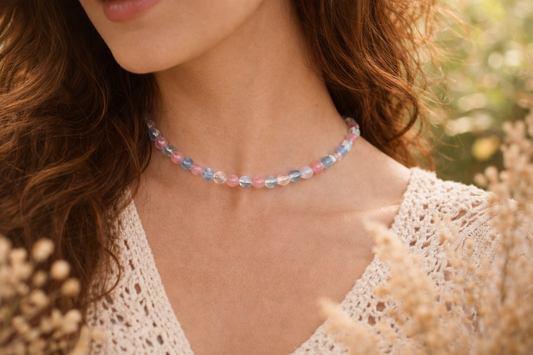 Beaded glass bead choker necklace pink, light blue and bright colors. Beads are 6 mm. Lasihelmi choker (kaulapanta) kaulakoru. Monivärinen, jossa värit ovat vaaleanpunainen (pinkki), vaaleansininen ja kirkas. Helmet ovat 6 mm kokoisia.