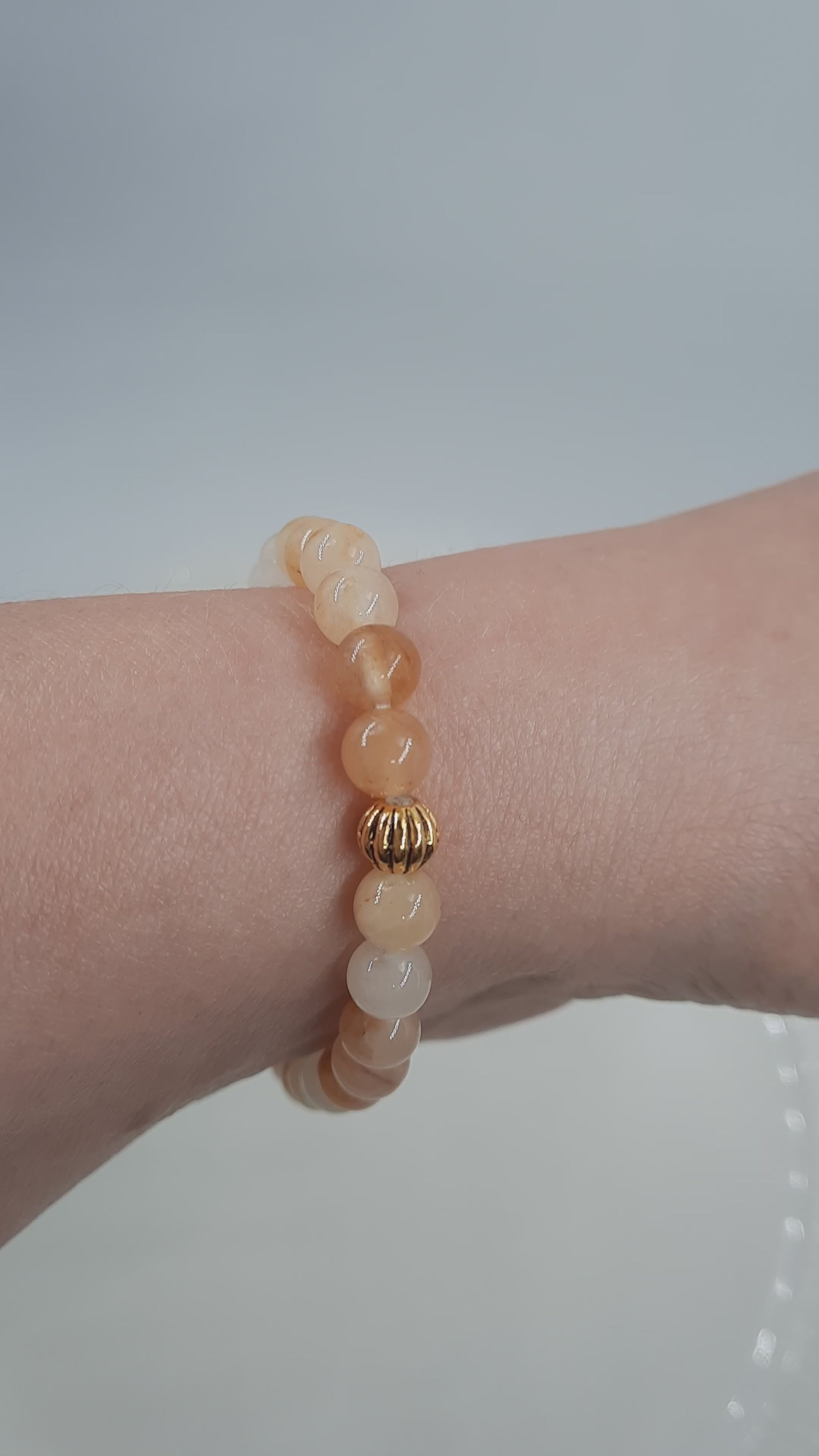 Keltainen jade joustava rannekoru. Yellow jade stretchy bracelet.