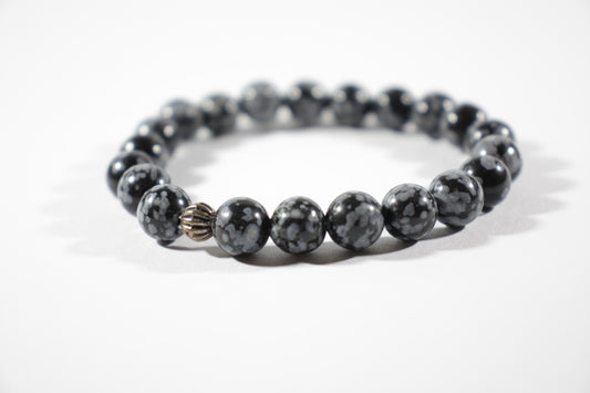 Snowflake obsidian stretch bracelet. Lumihiutaleobsidiaani joustorannekoru.